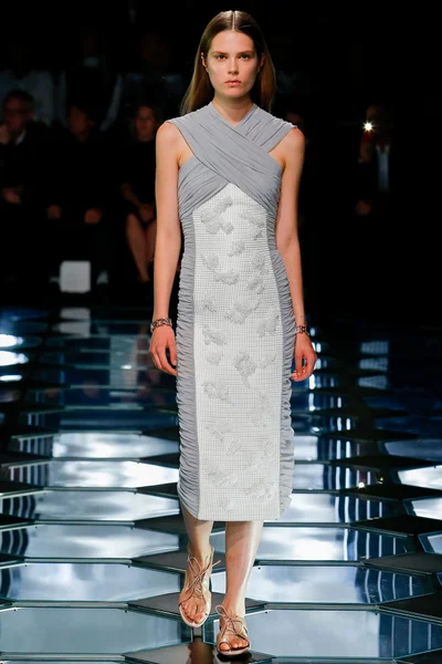Look 26